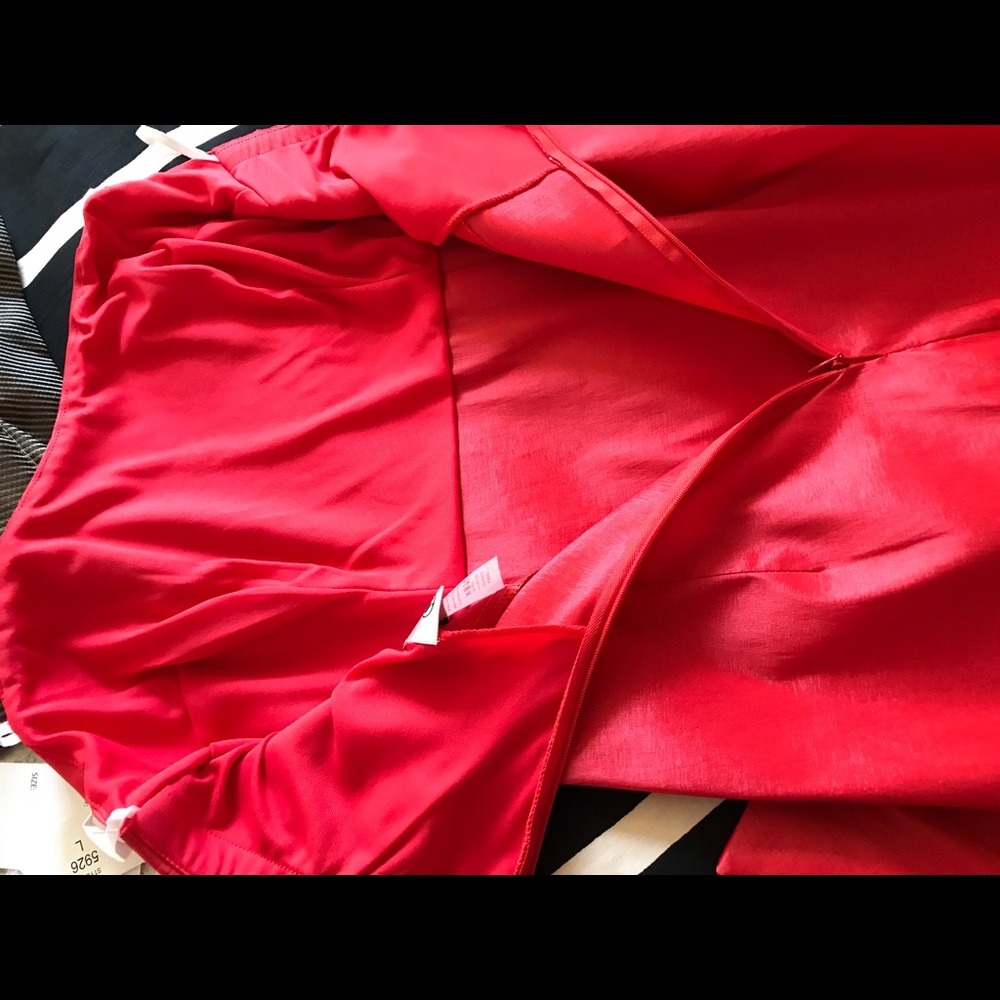 RED LITTLE DRESSES - Picture 7 of 8